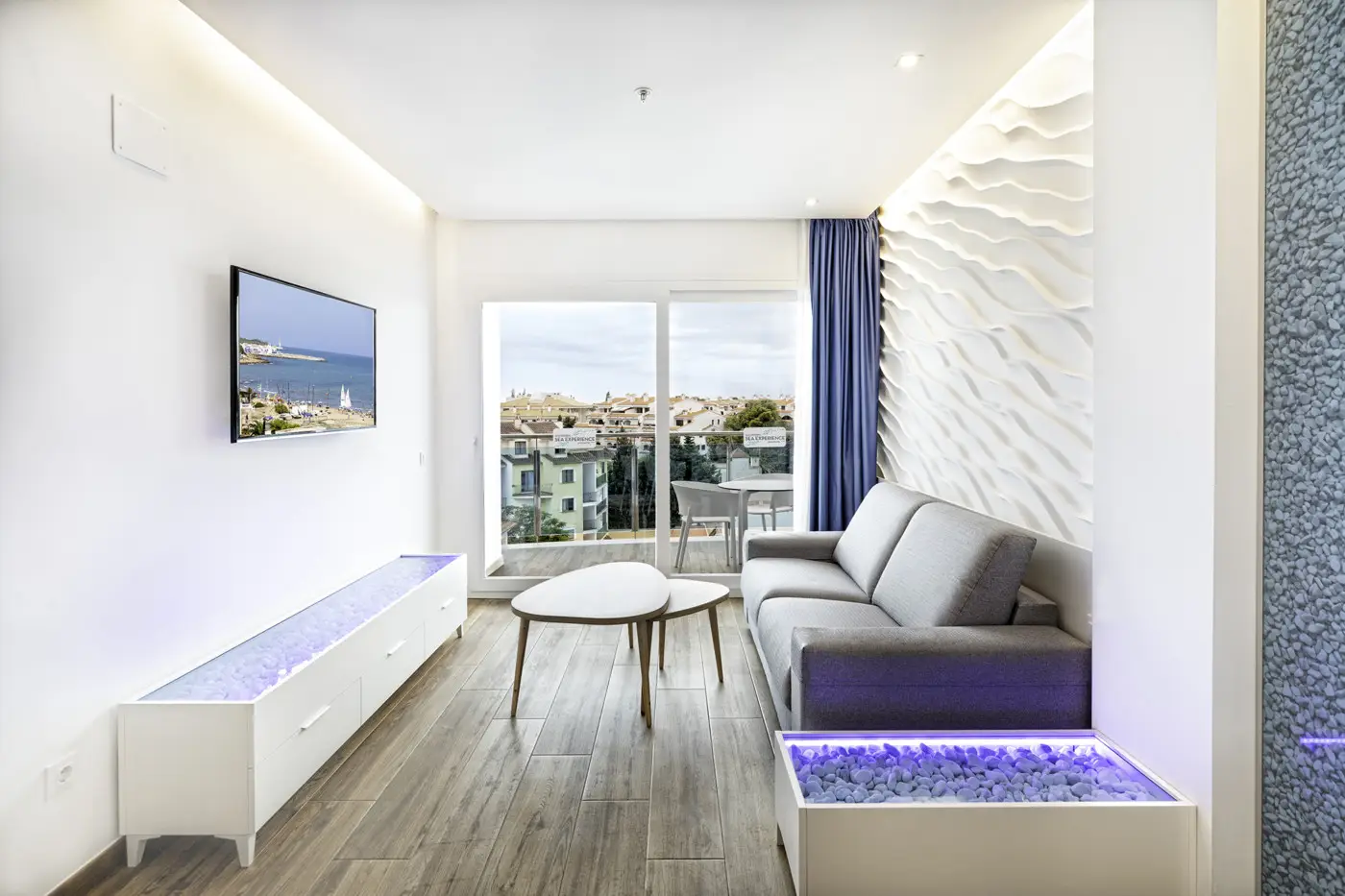 Salon avec terrasse d'un appartement de deux chambres d'Alcossebre Sea Experience, à Alcossebre