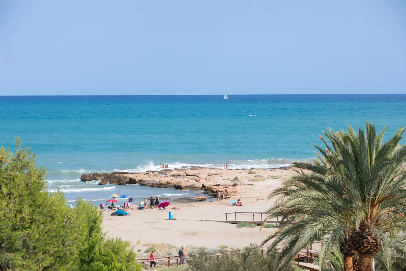 Vue sur la plage du Cargador d'Alcossebre depuis le skybar d'Alcossebre Sea Experience